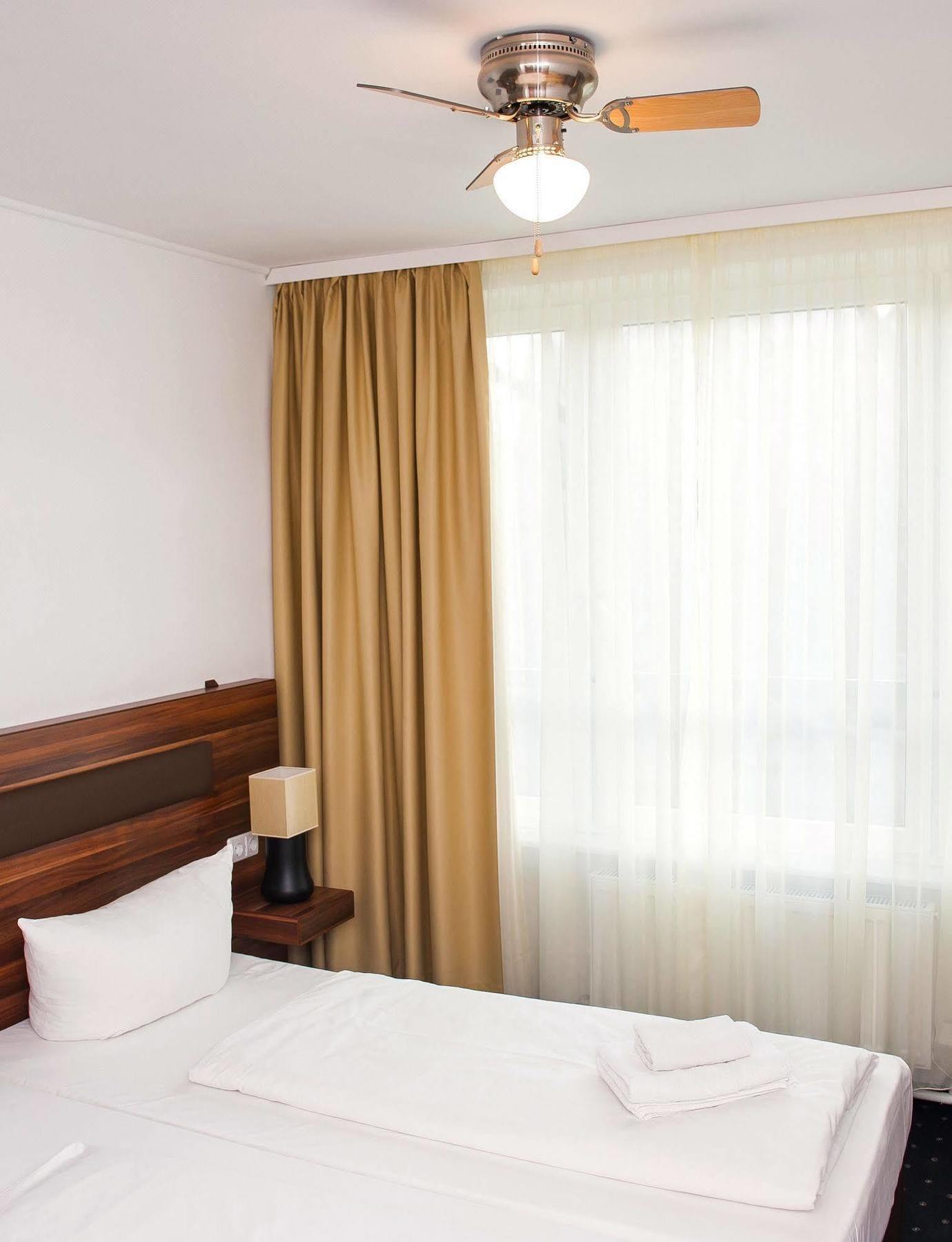 Aparthotel Christie Berlin Exterior photo